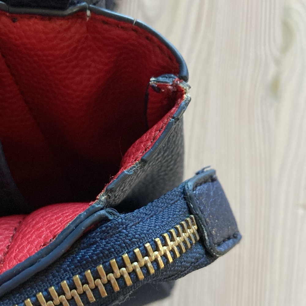 Tommy Hilfiger Navy Red Bag - Picture 8 of 13